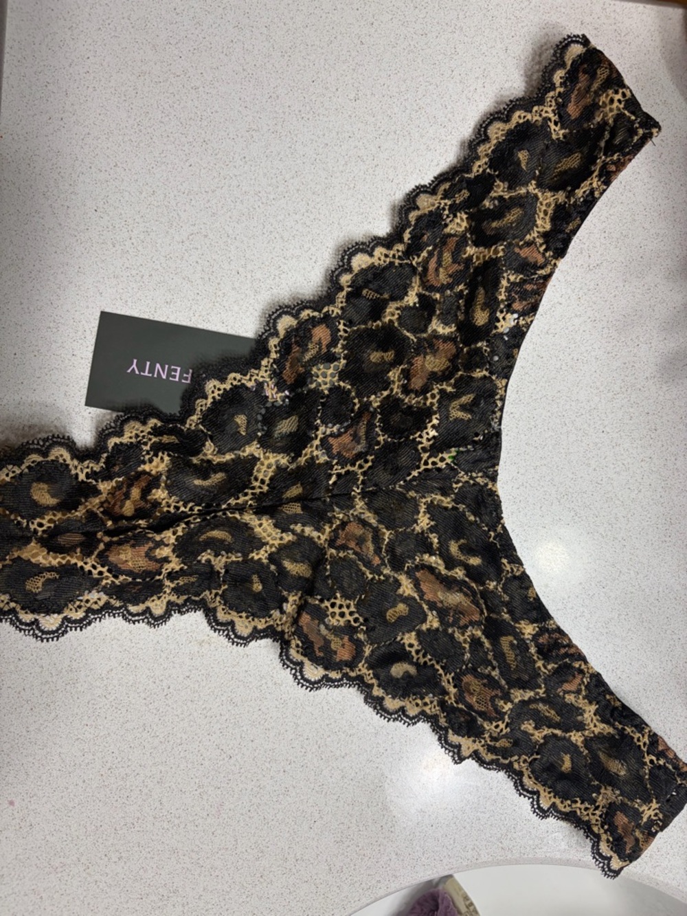 Savage X Fenty Leopard Lace Bikini Panty - Black & Brown - Picture 5 of 6